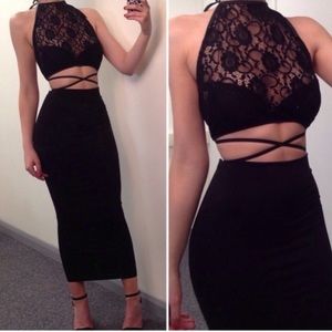 Lace halter neck crop top